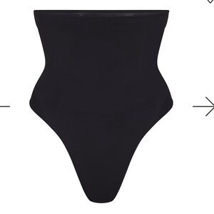 Skims seamless sculpting High-waist Thong in Onyx